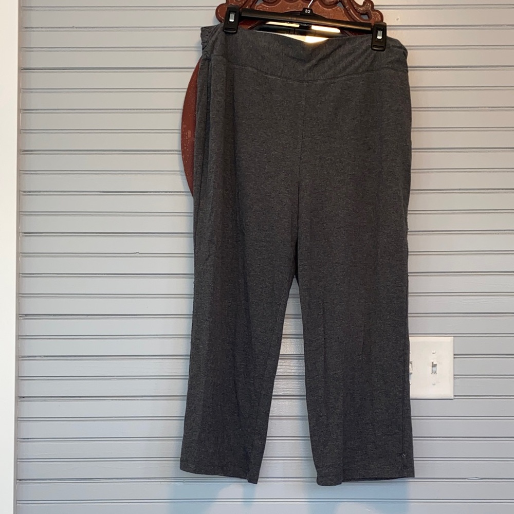 Women’s Gray Cropped Pants